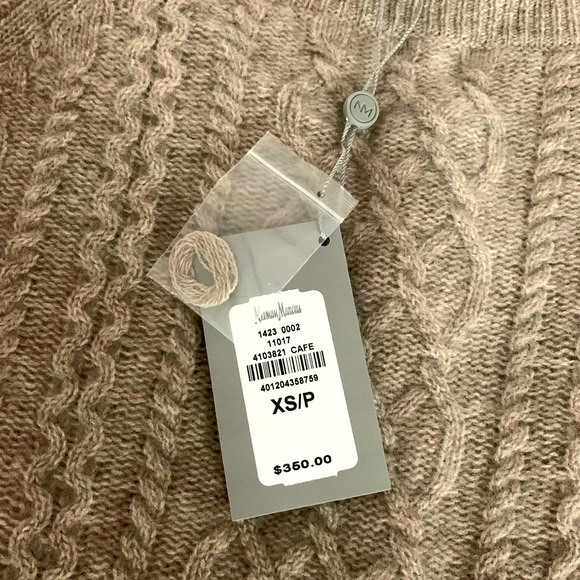 Brand New Neiman Marcus Cashmere Sweater - Picture 3 of 6